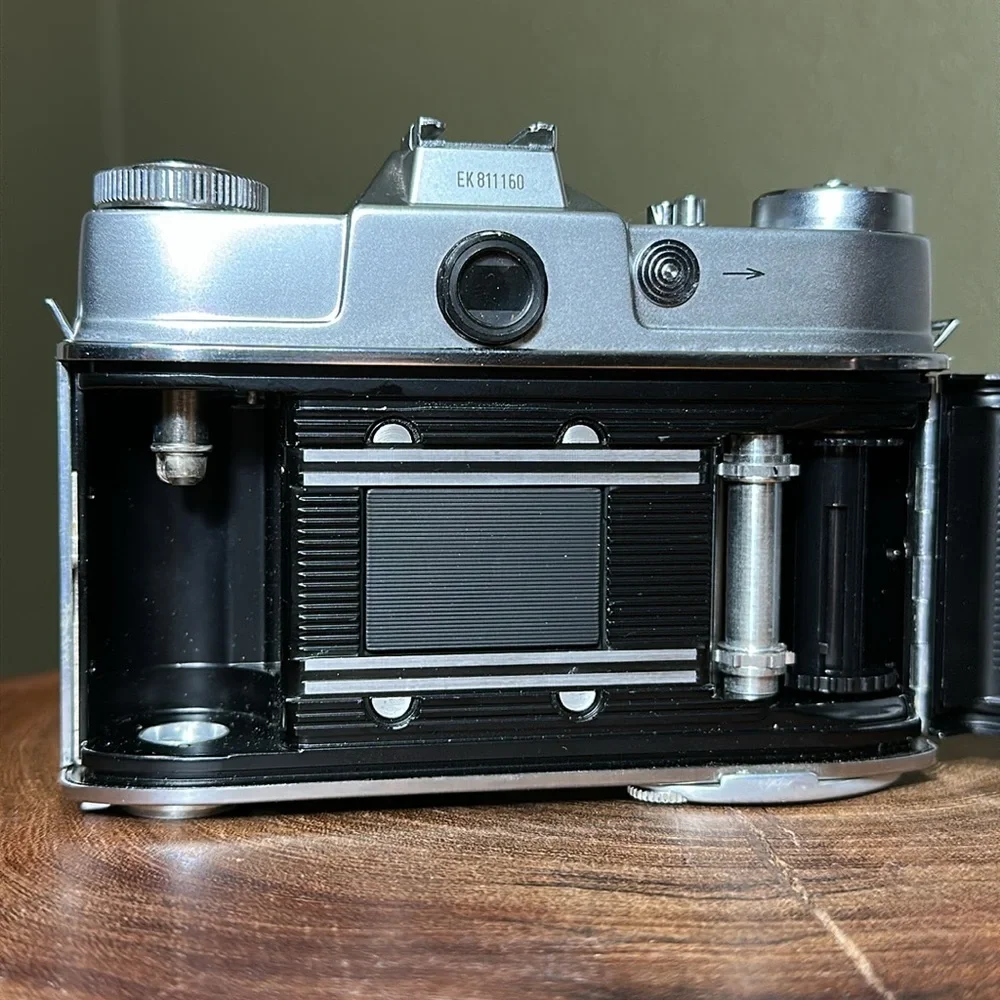 Kodak Retina Reflex S Camera + Case – for Repair/Display